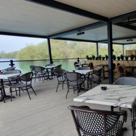 Tranquil 6 Berth Luxury Holiday Home Chichester Eksteriør bilde