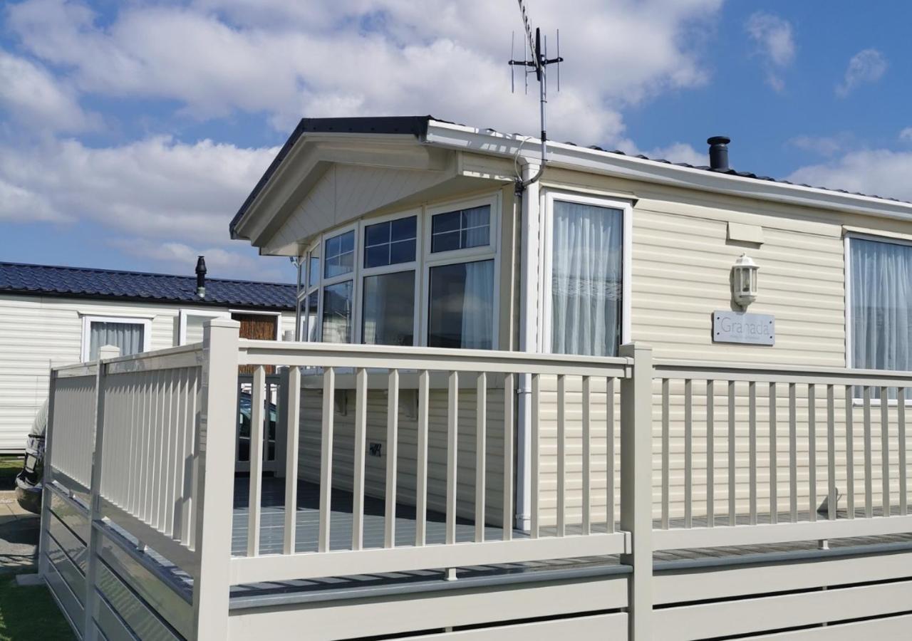 Tranquil 6 Berth Luxury Holiday Home Chichester Eksteriør bilde
