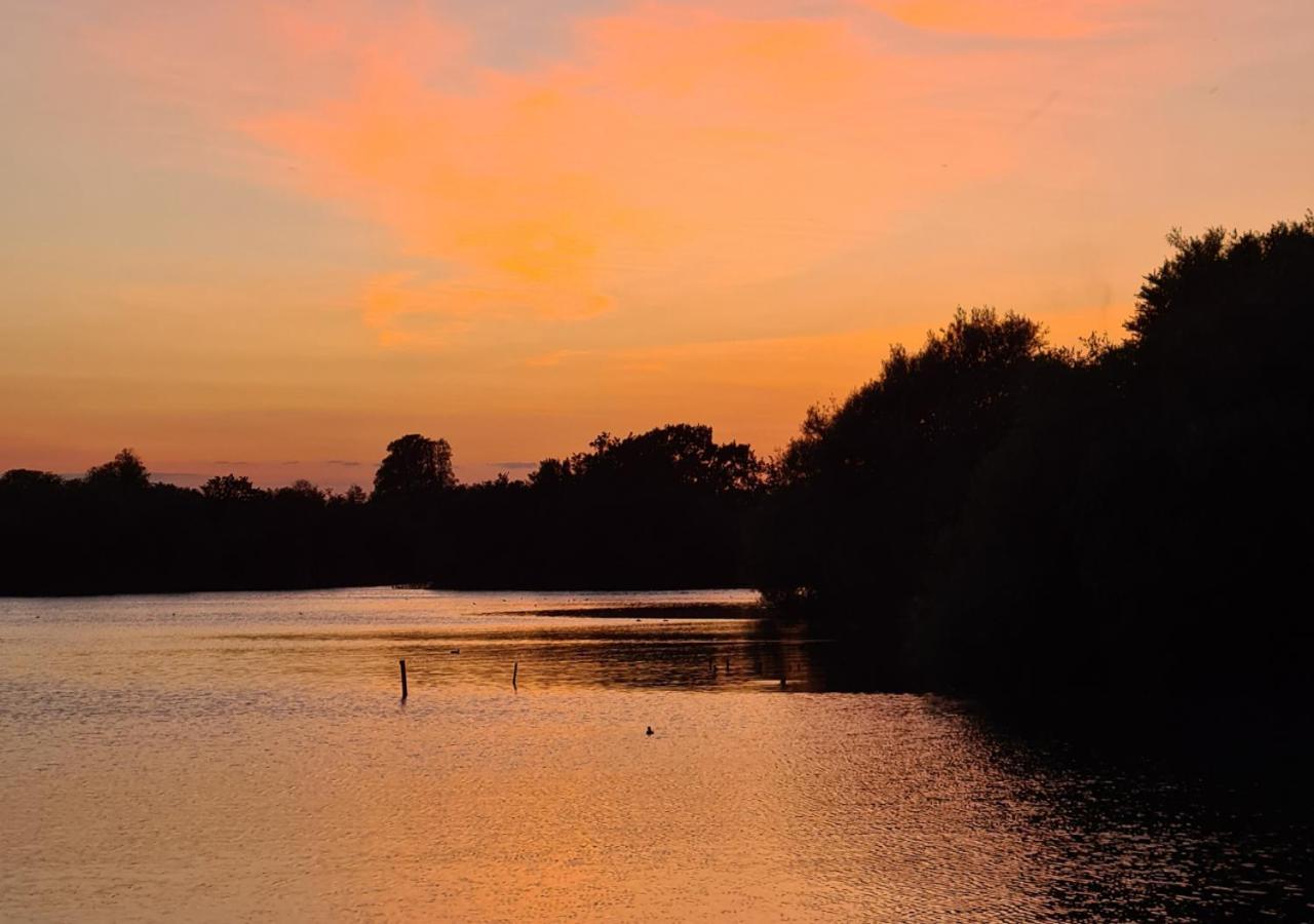 Tranquil 6 Berth Luxury Holiday Home Chichester Eksteriør bilde