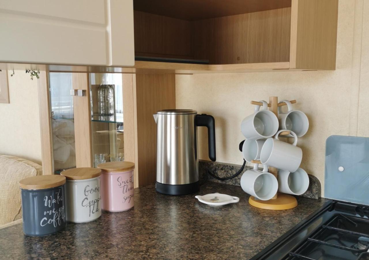 Tranquil 6 Berth Luxury Holiday Home Chichester Eksteriør bilde