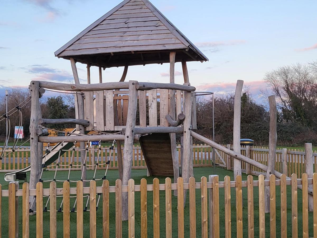 Tranquil 6 Berth Luxury Holiday Home Chichester Eksteriør bilde